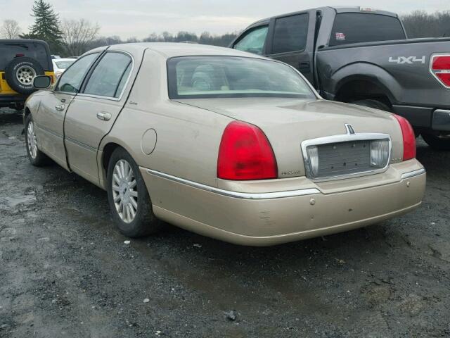 1LNHM81W95Y636249 - 2005 LINCOLN TOWN CAR S TAN photo 3