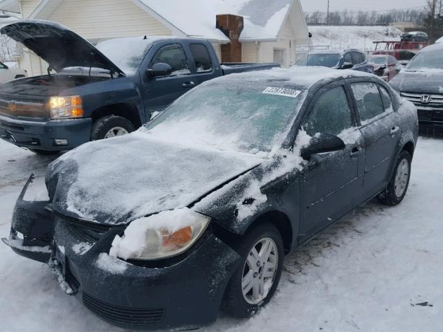 1G1AL52F557501340 - 2005 CHEVROLET COBALT LS BLACK photo 2