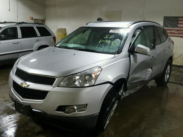 1GNLRFED1AJ206125 - 2010 CHEVROLET TRAVERSE L SILVER photo 2