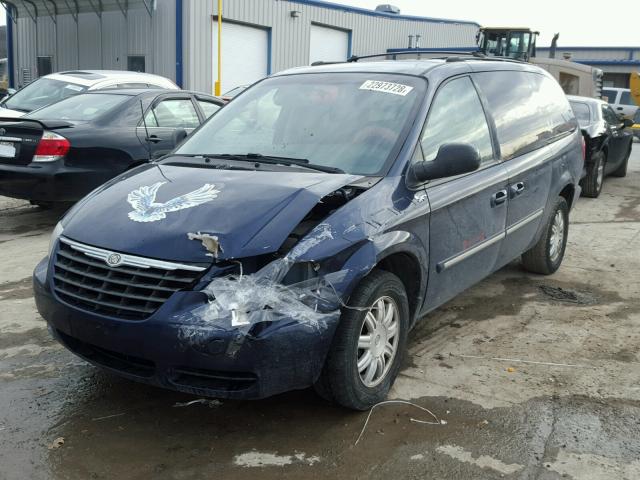 2C4GP54L25R348195 - 2005 CHRYSLER TOWN & COU BLUE photo 2