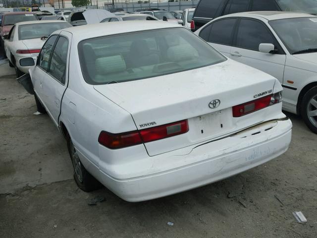 4T1BG22K6VU762730 - 1997 TOYOTA CAMRY CE WHITE photo 3