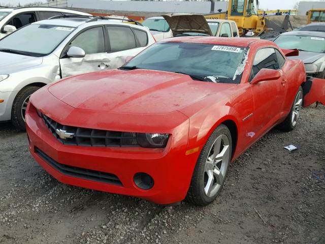 2G1FE1E34C9137031 - 2012 CHEVROLET CAMARO LS RED photo 2