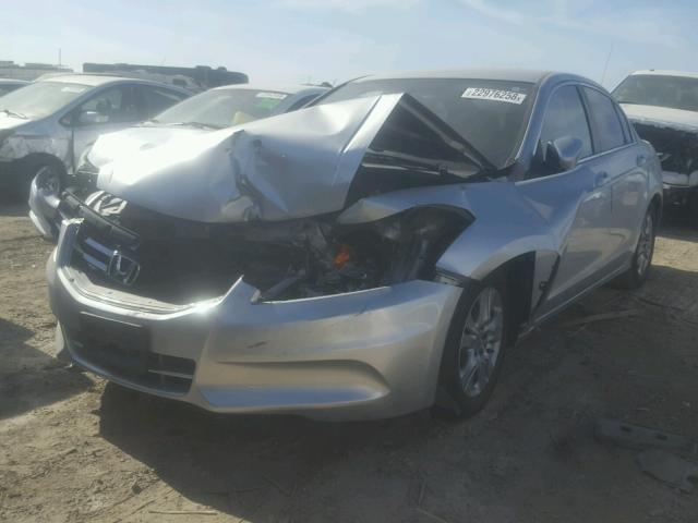 1HGCP2F60CA075507 - 2012 HONDA ACCORD SE SILVER photo 2