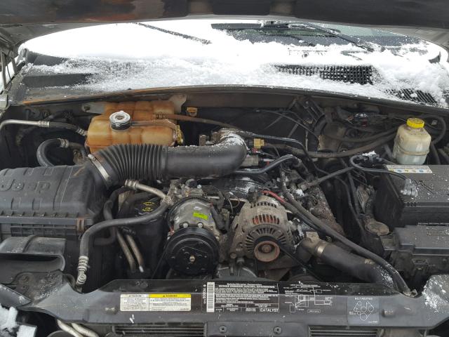 1J4GL48K44W296981 - 2004 JEEP LIBERTY SP GOLD photo 7