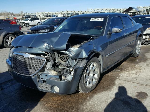 2C3AA63HX5H585845 - 2005 CHRYSLER 300C GREEN photo 2