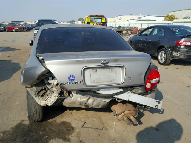 JN1CA31D71T829714 - 2001 NISSAN MAXIMA GXE SILVER photo 9