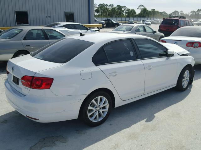 3VWDX7AJ8BM052163 - 2011 VOLKSWAGEN JETTA SE WHITE photo 4