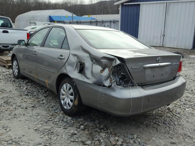 4T1BE32K25U949152 - 2005 TOYOTA CAMRY LE WHITE photo 3