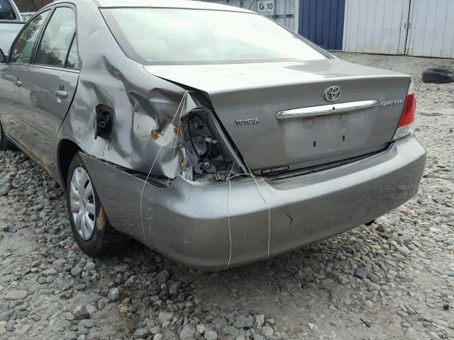 4T1BE32K25U949152 - 2005 TOYOTA CAMRY LE WHITE photo 9