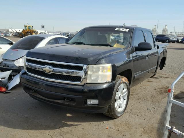 2GCEC13J271507326 - 2007 CHEVROLET SILVERADO BLACK photo 2