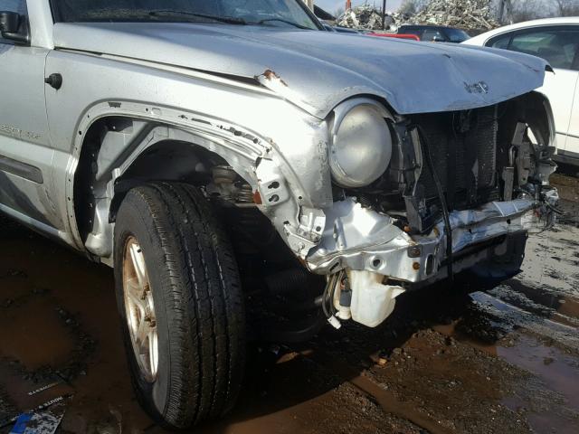 1J4GL48K23W633212 - 2003 JEEP LIBERTY SP SILVER photo 9