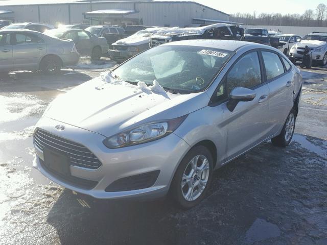 3FADP4BJ7FM214215 - 2015 FORD FIESTA SE SILVER photo 2