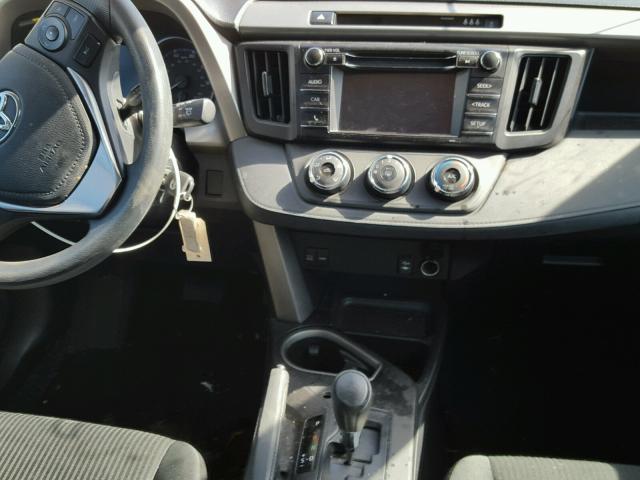 2T3BFREVXHW550944 - 2017 TOYOTA RAV4 LE Gümüş foto 9