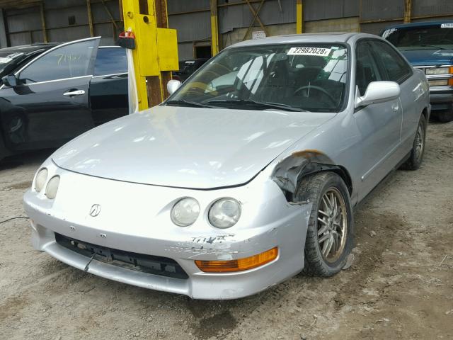 JH4DB7659YS003758 - 2000 ACURA INTEGRA LS SILVER photo 2