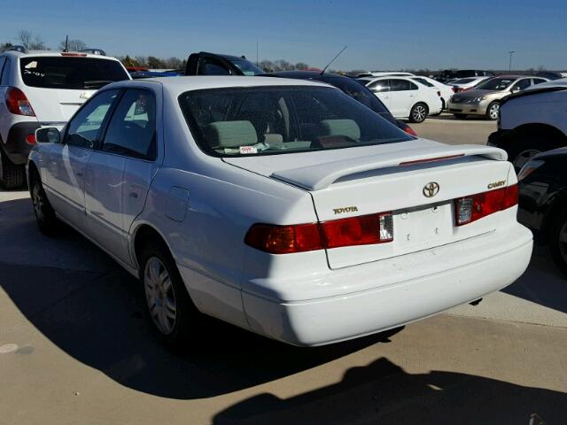 JT2BG22K210566315 - 2001 TOYOTA CAMRY CE WHITE photo 3