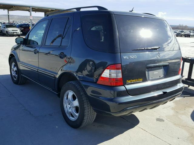 4JGAB54E12A339148 - 2002 MERCEDES-BENZ ML 320 BLUE photo 3