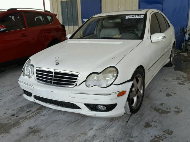 WDBRF52H96A906896 - 2006 MERCEDES-BENZ C GENERATI WHITE photo 2