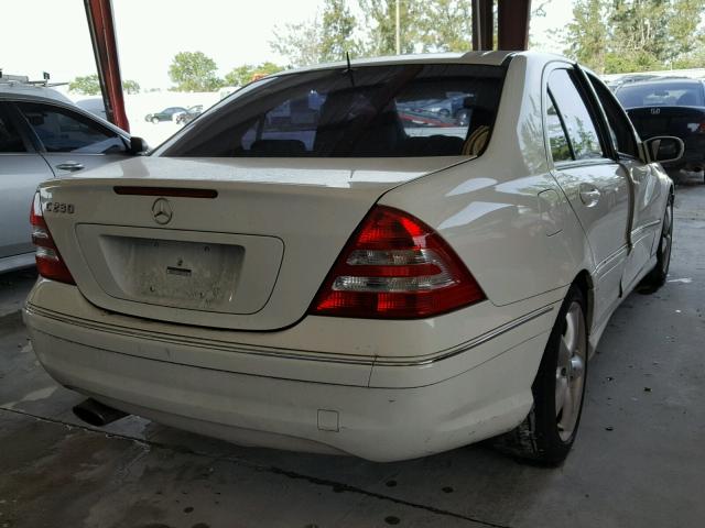 WDBRF52H96A906896 - 2006 MERCEDES-BENZ C GENERATI WHITE photo 4