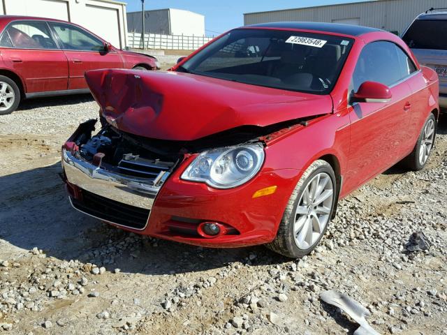 WVWDB71F17V041113 - 2007 VOLKSWAGEN EOS 3.2L S RED photo 2
