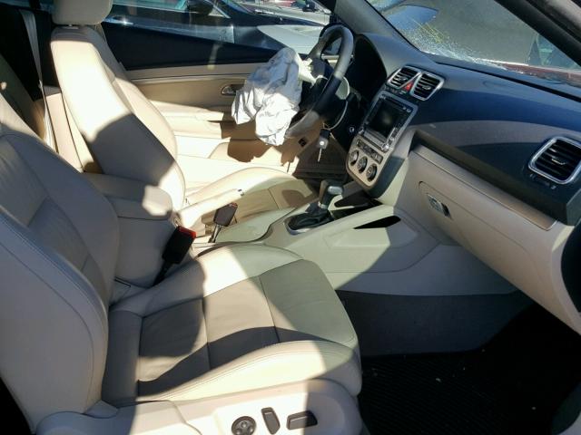 WVWDB71F17V041113 - 2007 VOLKSWAGEN EOS 3.2L S RED photo 5