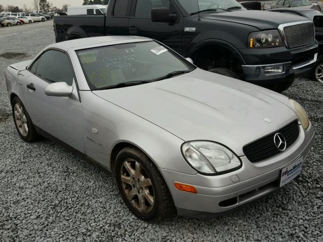 WDBKK47F1YF163414 - 2000 MERCEDES-BENZ SLK 230 KO SILVER photo 1