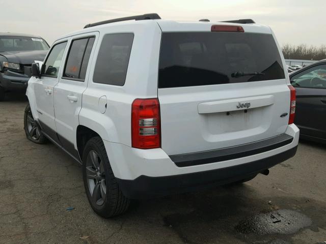 1C4NJPFA0FD263585 - 2015 JEEP PATRIOT LA WHITE photo 3