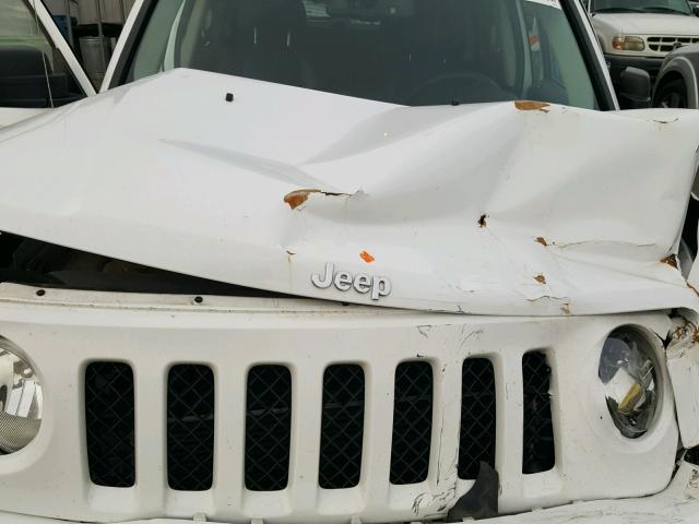 1C4NJPFA0FD263585 - 2015 JEEP PATRIOT LA WHITE photo 7