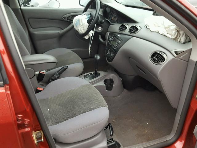 1FAFP34314W200521 - 2004 FORD FOCUS SE C MAROON photo 5