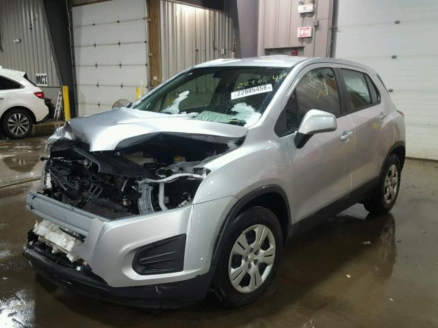 3GNCJKSB0FL245243 - 2015 CHEVROLET TRAX LS SILVER photo 2