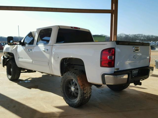 3GCPKSE30BG318514 - 2011 CHEVROLET SILVERADO WHITE photo 3