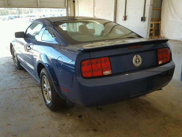 1ZVHT80N985207793 - 2008 FORD MUSTANG BLUE photo 3