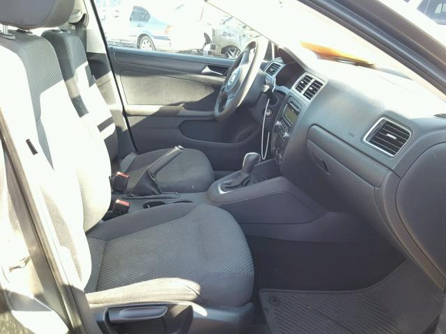 3VW2K7AJ7BM398128 - 2011 VOLKSWAGEN JETTA BASE 灰色 照片 5