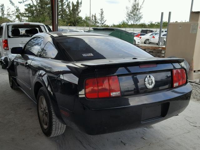 1ZVFT80N075263921 - 2007 FORD MUSTANG BLACK photo 3