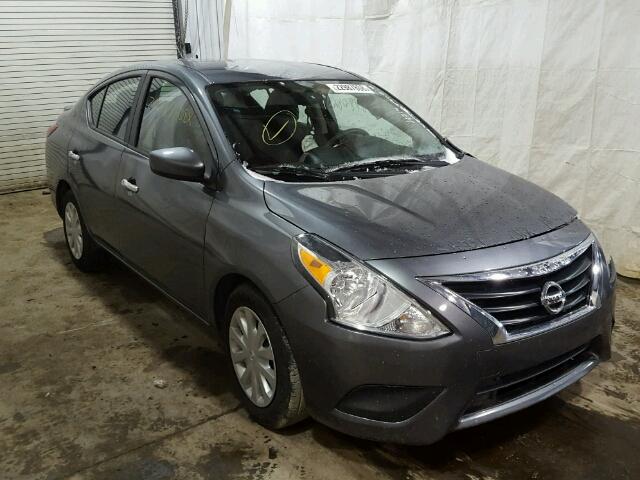 3N1CN7AP1HL883529 - 2017 NISSAN VERSA S GRAY photo 1