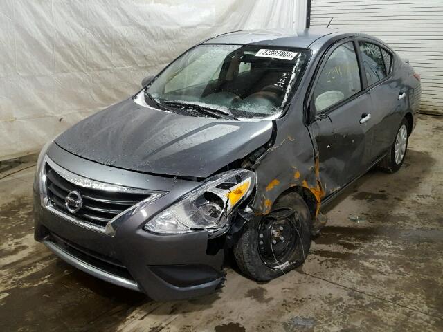 3N1CN7AP1HL883529 - 2017 NISSAN VERSA S GRAY photo 2