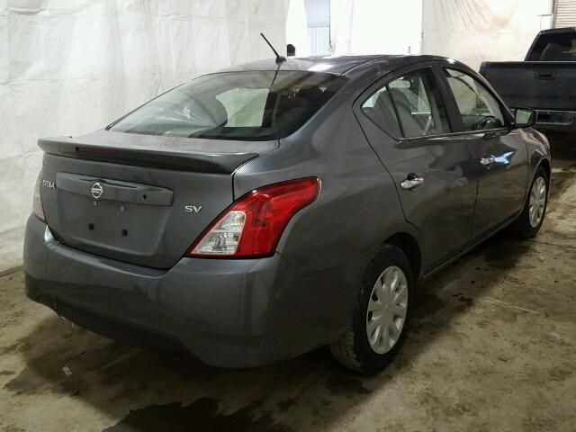 3N1CN7AP1HL883529 - 2017 NISSAN VERSA S GRAY photo 4