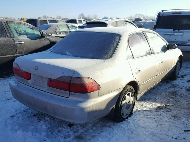 1HGCG5640XA139468 - 1999 HONDA ACCORD LX TAN photo 4