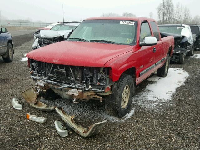 1GCEK19T3YE388262 - 2000 CHEVROLET SILVERADO RED photo 2