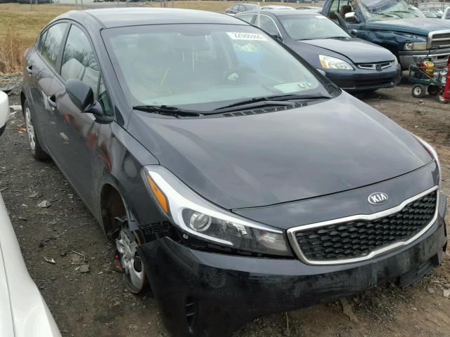 3KPFK4A76HE055868 - 2017 KIA FORTE LX BLACK photo 1