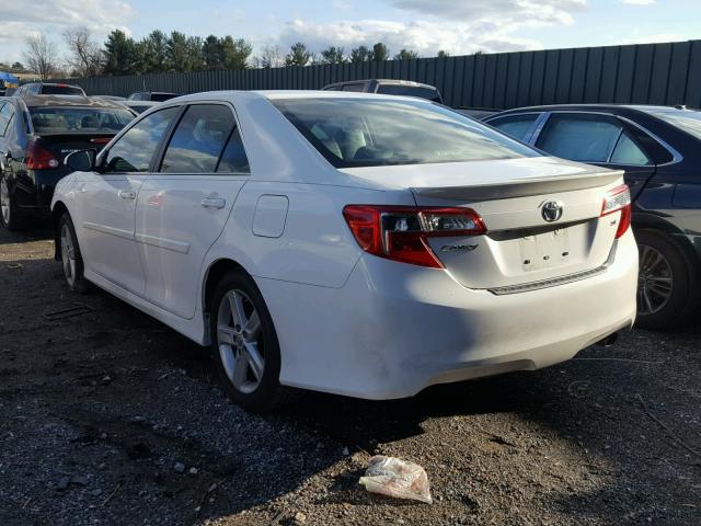 4T1BF1FK0EU386999 - 2014 TOYOTA CAMRY L WHITE photo 3