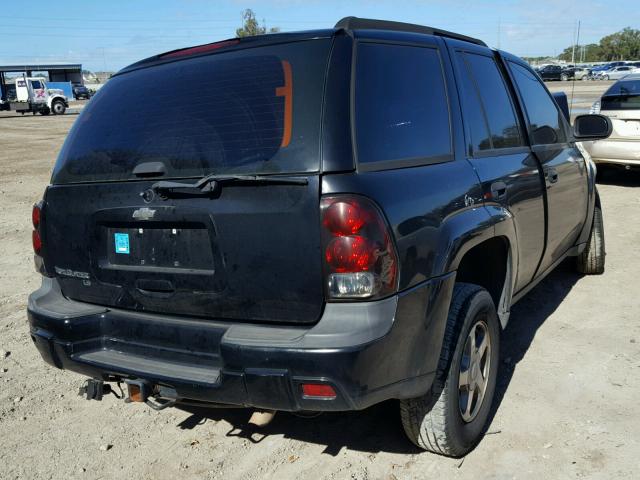 1GNDS13S852375099 - 2005 CHEVROLET TRAILBLAZE BLACK photo 4