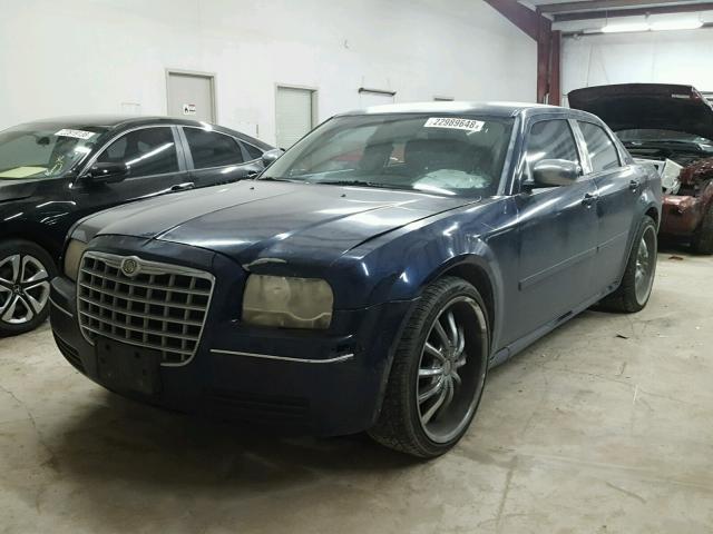 2C3JA43R25H103589 - 2005 CHRYSLER 300 BLUE photo 2