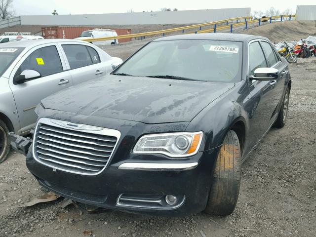 2C3CCAET1CH266287 - 2012 CHRYSLER 300C BLACK photo 2