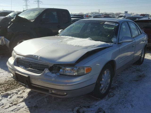 2G4WF5516Y1330101 - 2000 BUICK REGAL GS SILVER photo 2