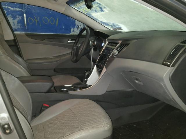 5NPEC4AC9CH352384 - 2012 HYUNDAI SONATA SE GRAY photo 5