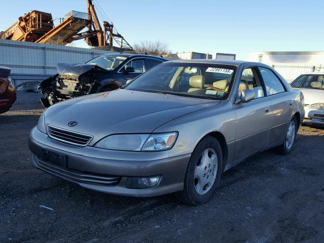 JT8BF28G8Y5093402 - 2000 LEXUS ES 300 GOLD photo 2