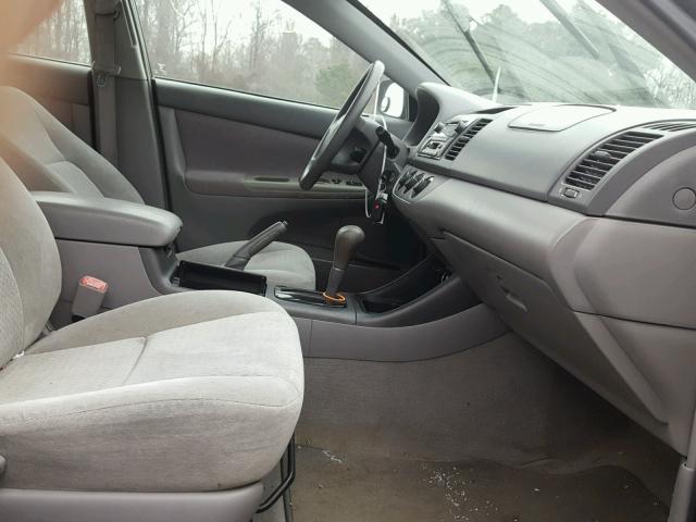 4T1BE32K14U906517 - 2004 TOYOTA CAMRY LE შავი ფოტო 5