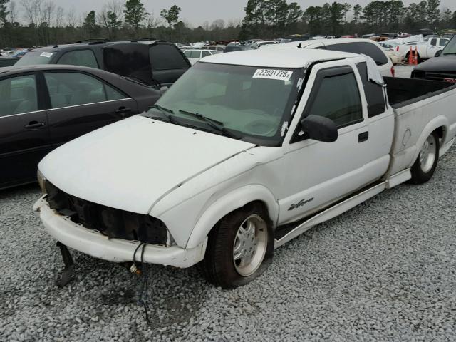 1GCCS19W5Y8261495 - 2000 CHEVROLET S TRUCK S1 WHITE photo 2