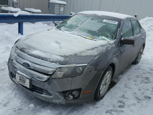 3FAHP0HA7AR146978 - 2010 FORD FUSION SE GRAY photo 2