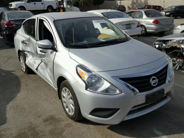 3N1CN7AP0HL880363 - 2017 NISSAN VERSA S SILVER photo 1